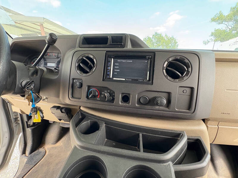 2012 Ford E-Series E-450 SD