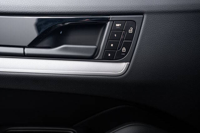 2025 Porsche Cayenne