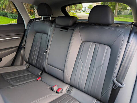 2021 Audi e-tron quattro Premium