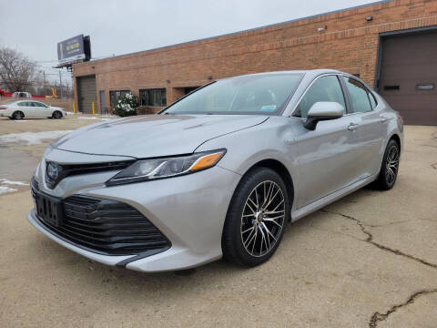 2020 Toyota Camry Hybrid LE