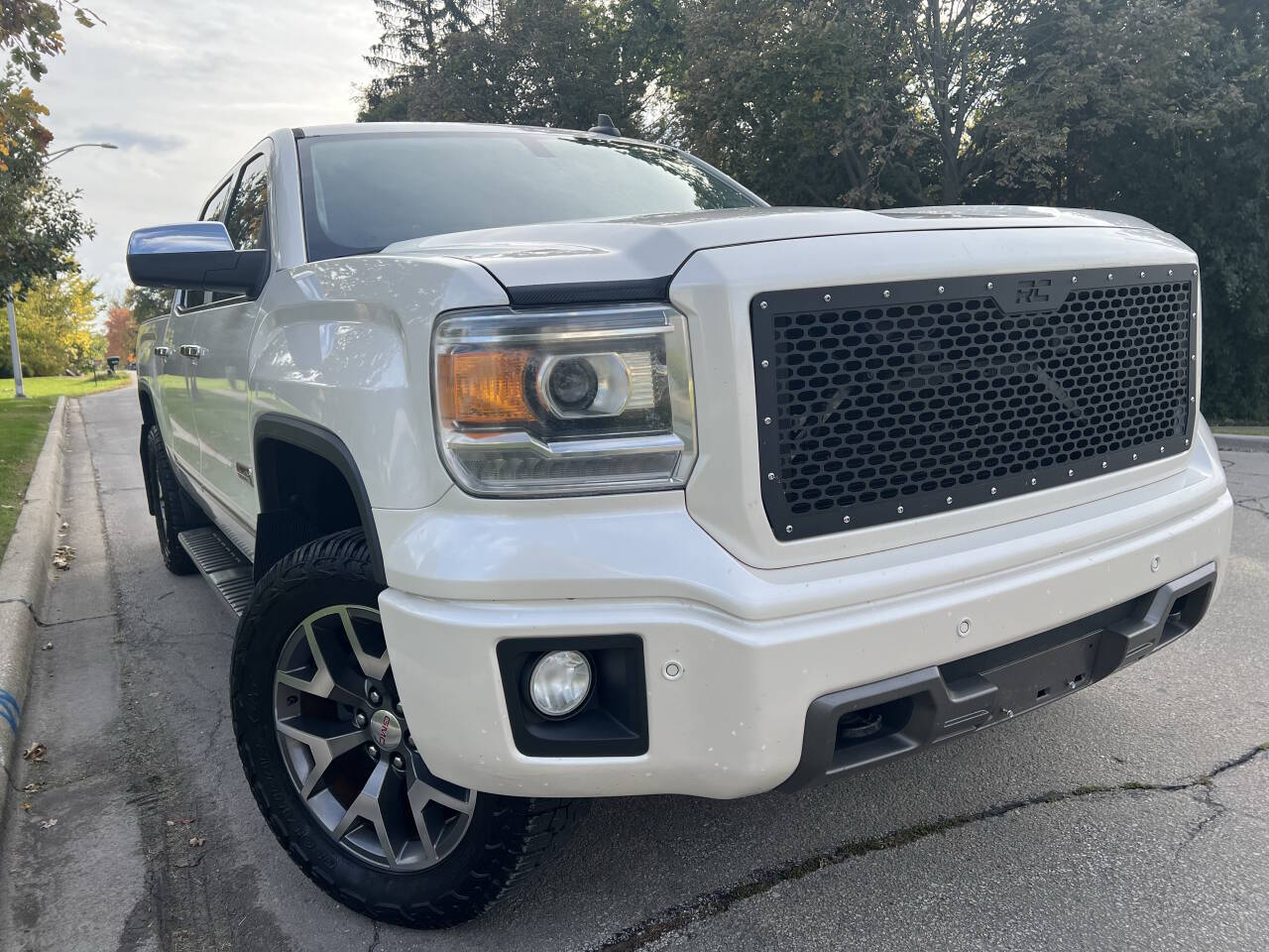 2015 GMC Sierra 1500 SLT 4x4 4dr Crew Cab 5.8 ft. SB's photo