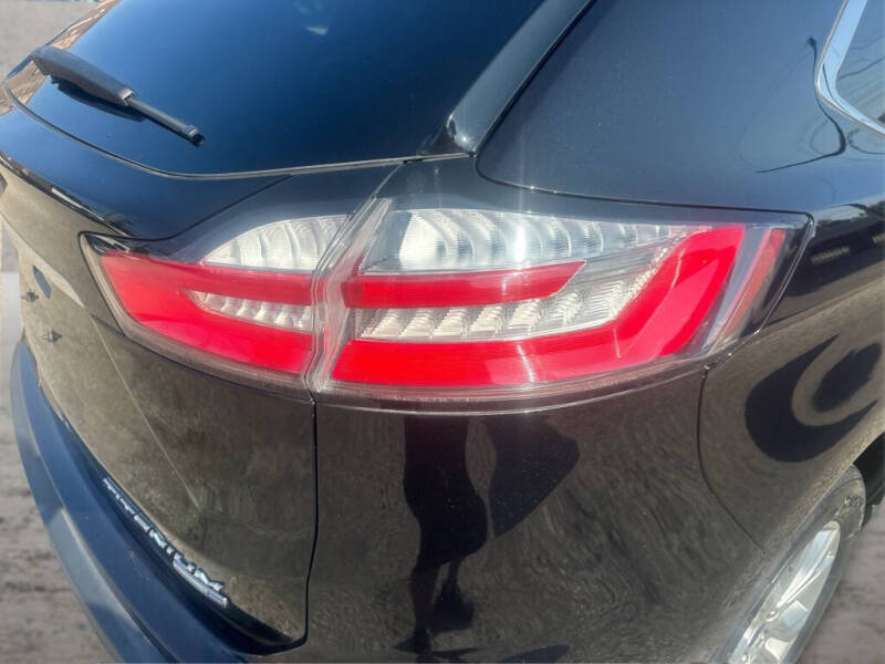2020 Ford Edge Titanium