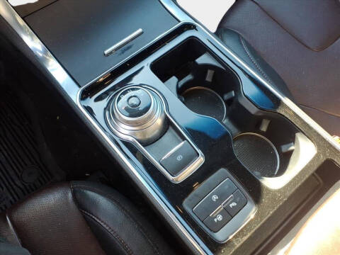 2020 Ford Edge Titanium