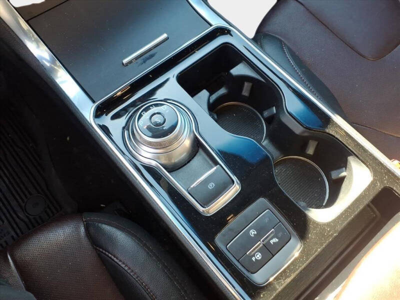 2020 Ford Edge Titanium