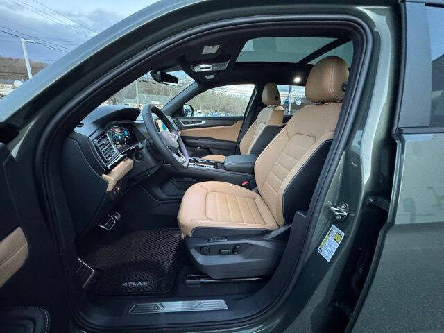 2026 Volkswagen Atlas Cross Sport SEL R-Line Black 4Motion