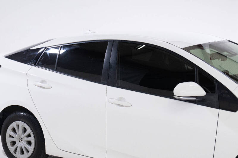 2019 Toyota Prius L Eco