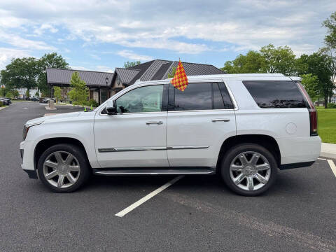 2017 Cadillac Escalade Luxury