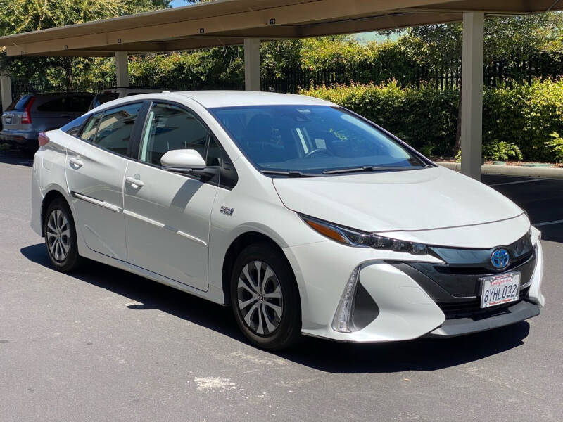 2022 Toyota Prius Prime XLE photo 3