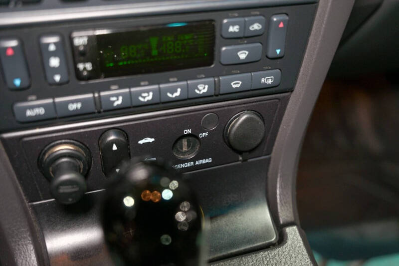 2002 Ford Thunderbird Deluxe