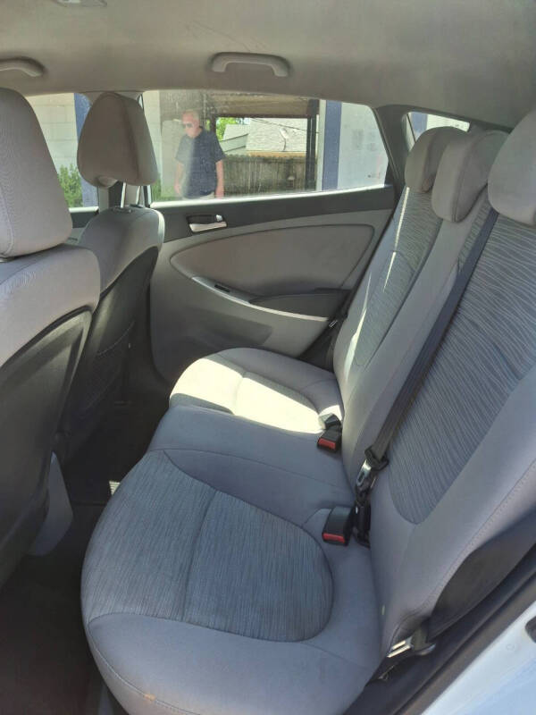 2016 Hyundai Accent SE