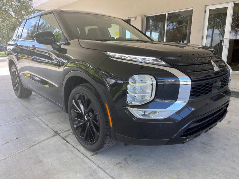 Used 2023 Mitsubishi Outlander SE Black Edition with VIN JA4J4UA84PZ059511 for sale in Davie, FL