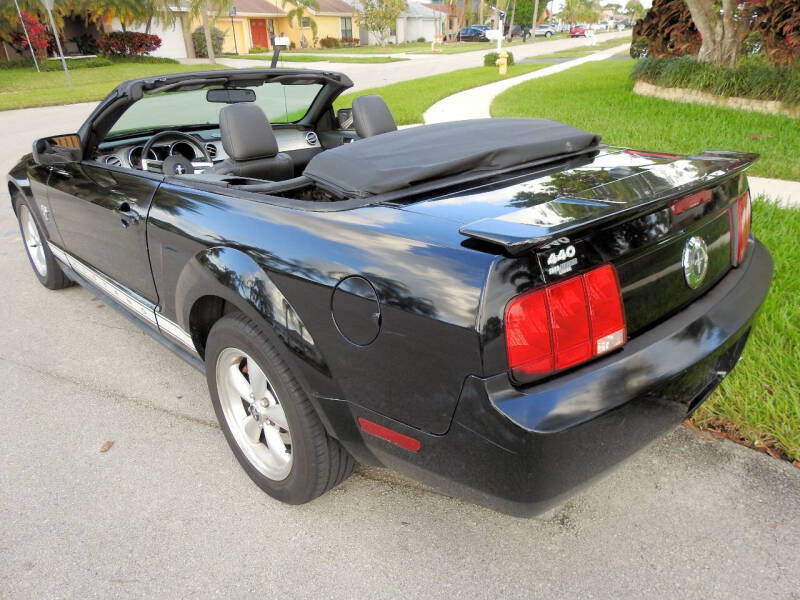 2009 Ford Mustang V6 Deluxe