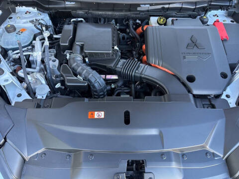 2025 Mitsubishi Outlander PHEV SEL