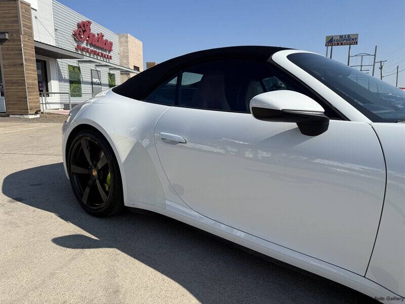 2020 Porsche 911 Carrera