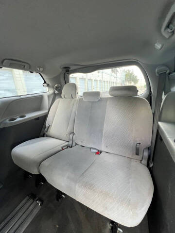 2018 Toyota Sienna LE 8-Passenger