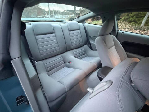 2005 Ford Mustang GT Premium