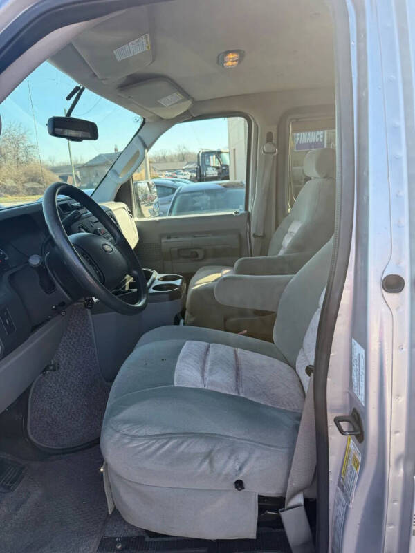 2014 Ford E-Series E-150