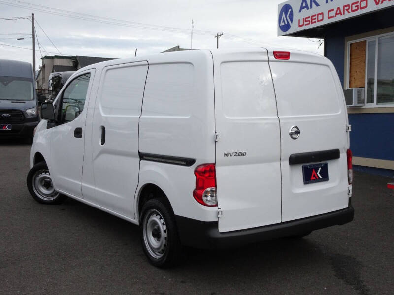 2020 Nissan NV200 SV