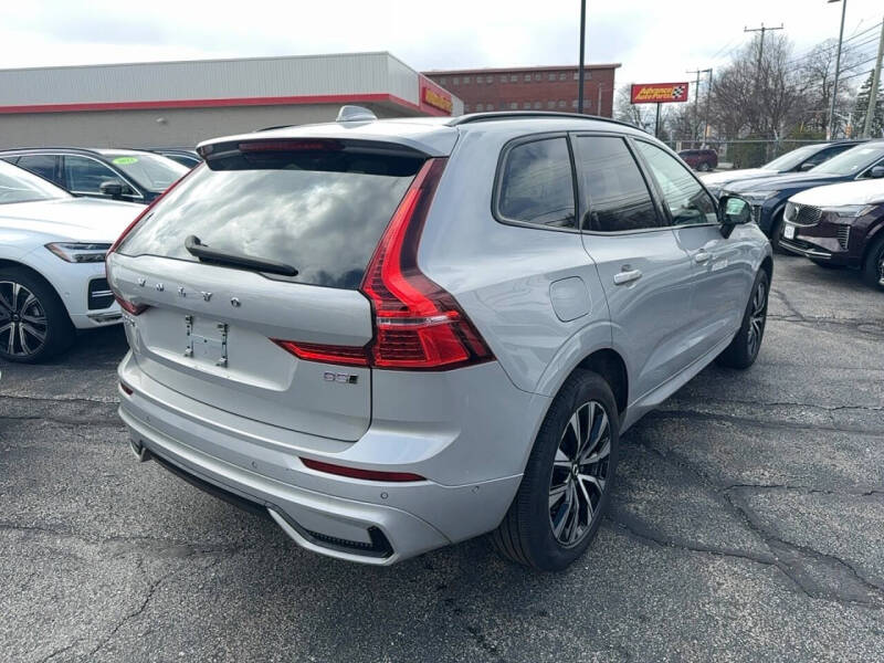 2025 Volvo XC60 B5 Plus Dark Theme
