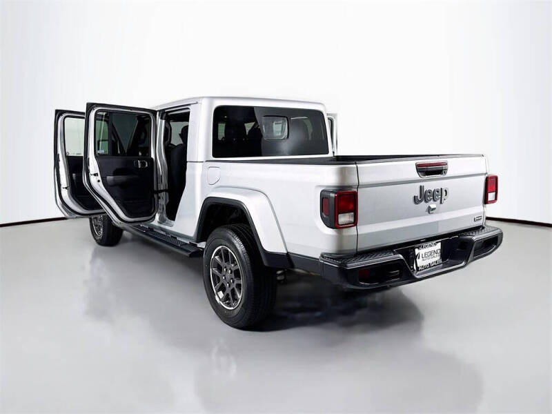 2023 Jeep Gladiator Overland