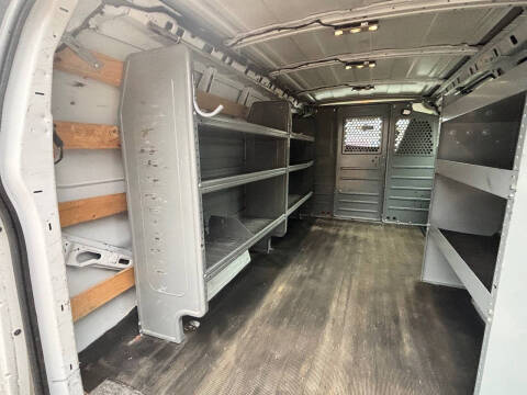 2017 GMC Savana 2500