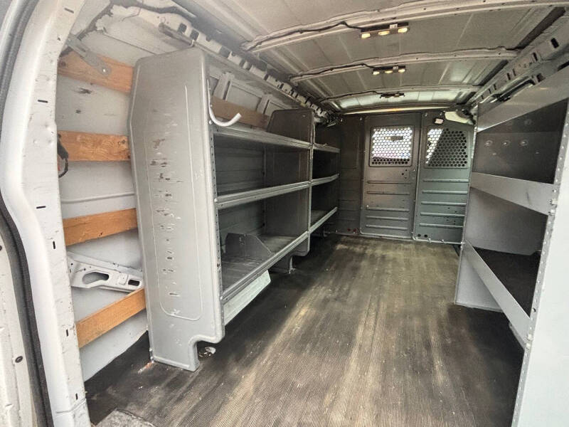 2017 GMC Savana 2500