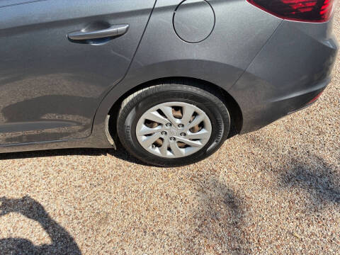 2020 Hyundai Elantra SE