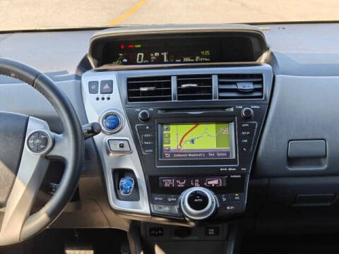 2013 Toyota Prius v Five