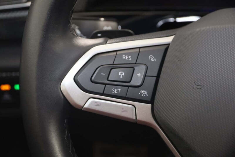 2024 Volkswagen Atlas Cross Sport SEL Premium R-Line 4Motion