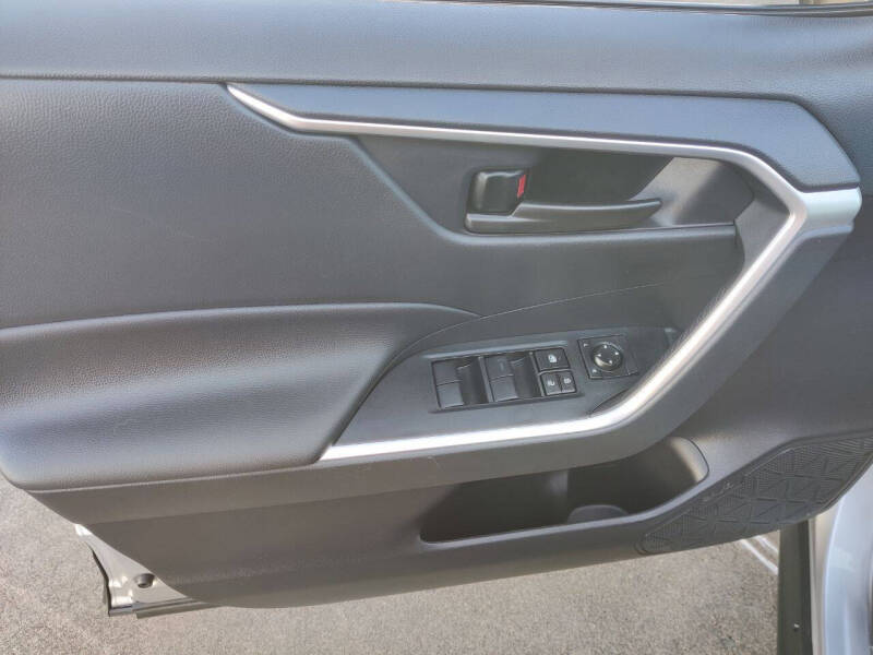 2023 Toyota RAV4 Hybrid LE