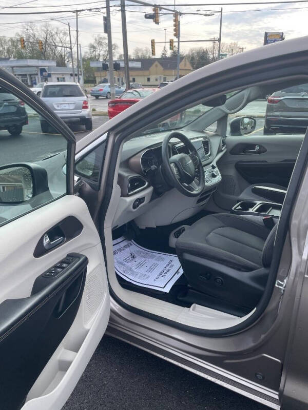 2017 Chrysler Pacifica Touring-L