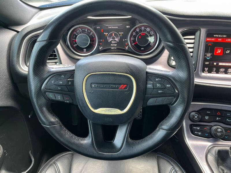 2015 Dodge Challenger R/T Shaker