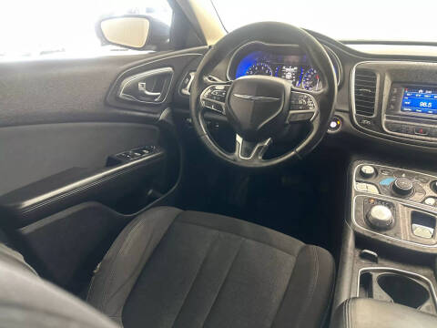 2016 Chrysler 200 Touring