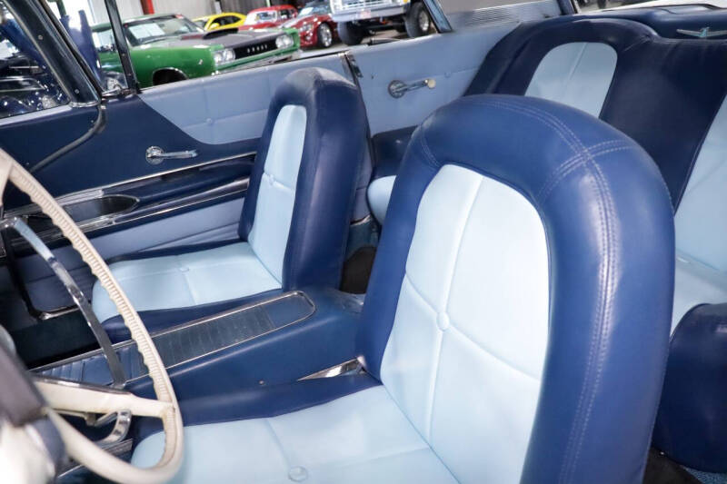 1960 Ford Thunderbird