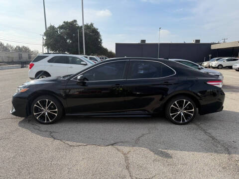 2020 Toyota Camry SE