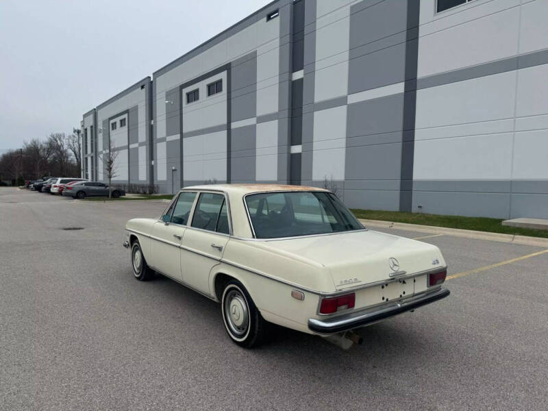 1968 Mercedes-Benz 240-Class