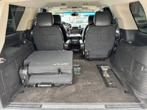 2011 Cadillac Escalade Luxury