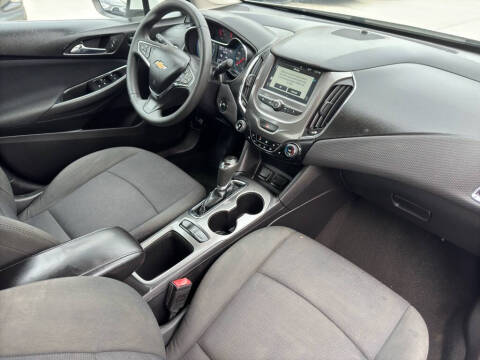 2017 Chevrolet Cruze LT Auto