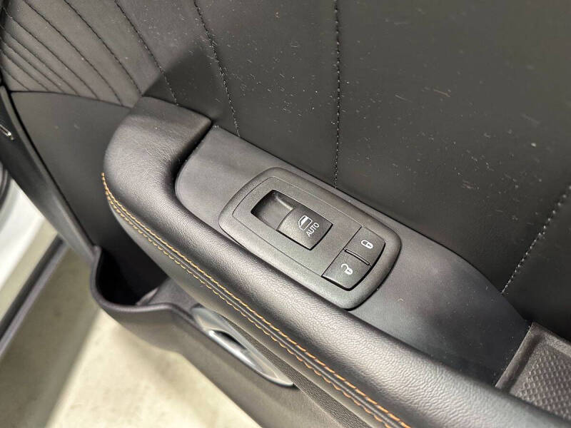 2016 Dodge Challenger 392 HEMI Scat Pack Shaker