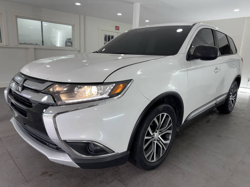 2016 Mitsubishi Outlander ES