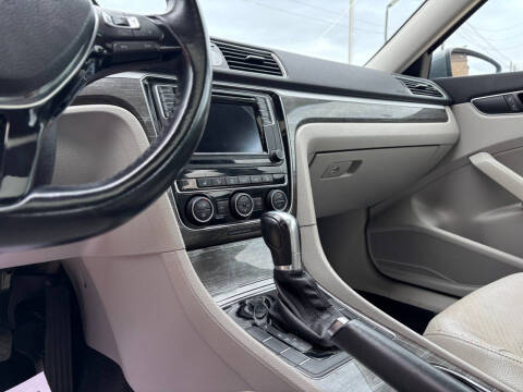 2016 Volkswagen Passat 1.8T SE