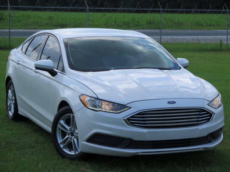 2018 Ford Fusion SE's photo