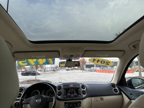 2011 Volkswagen Tiguan SEL 4Motion