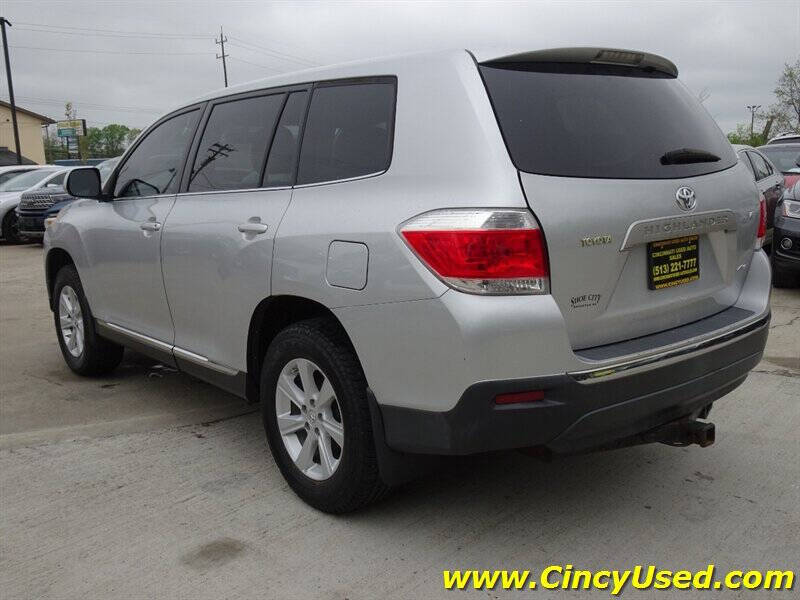 2011 Toyota Highlander SE