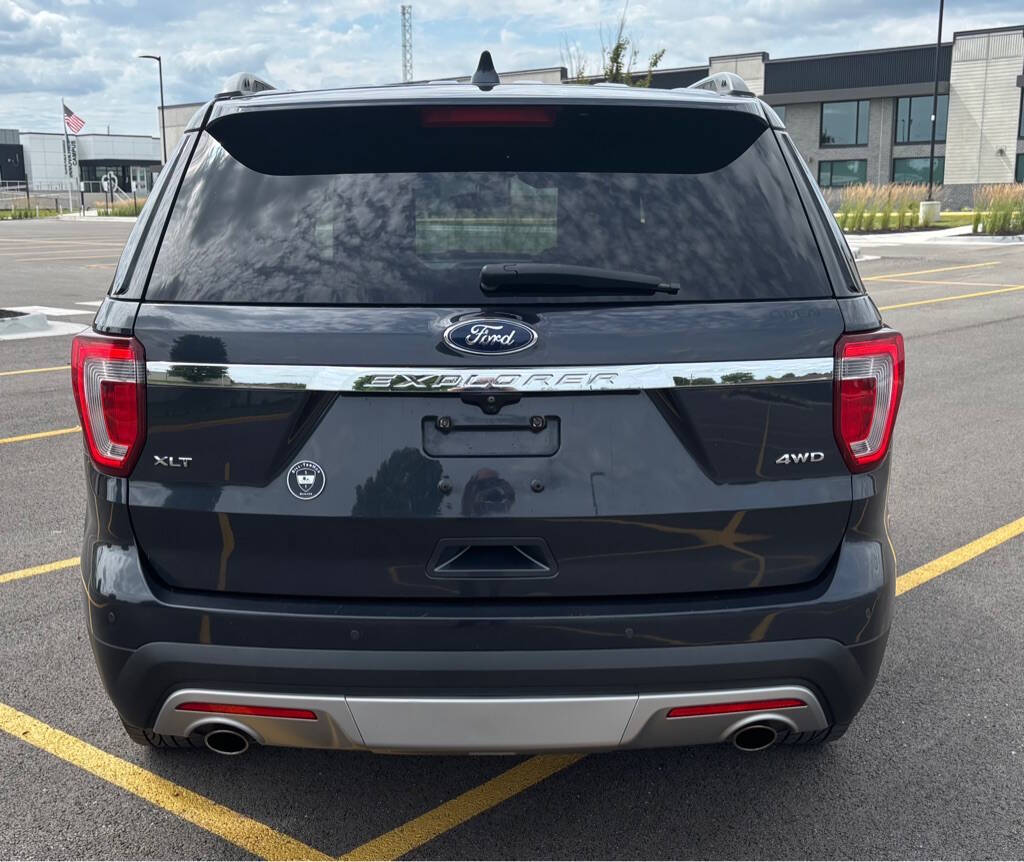 Black 2017 Ford Explorer XLT AWD XLT 4dr SUV 2