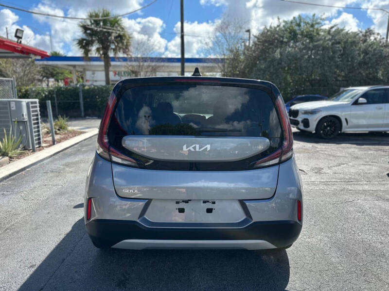 2024 Kia Soul LX