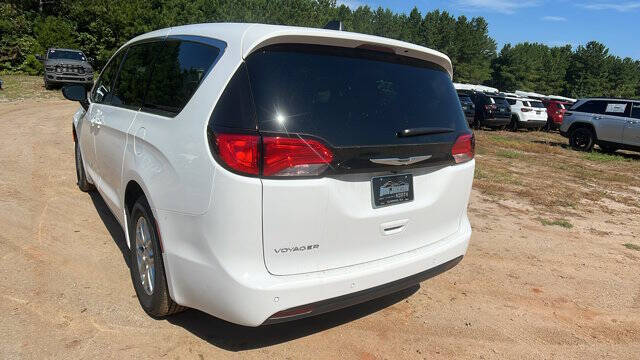 2026 Chrysler Voyager LX