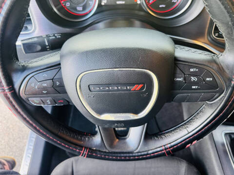 2017 Dodge Charger SE