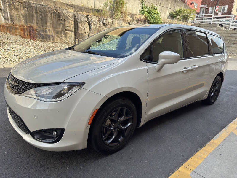 2020 Chrysler Pacifica Touring