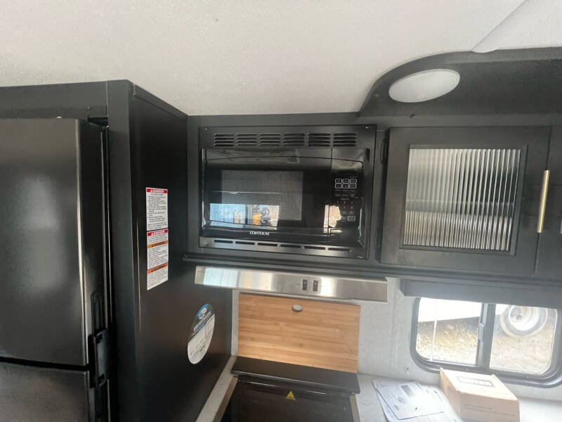 2022 CHEROKEE FOREST RIVER